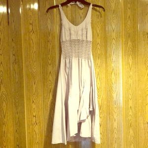 🌟Never Worn🌟 Tan halter dress with crochet☀️🌴